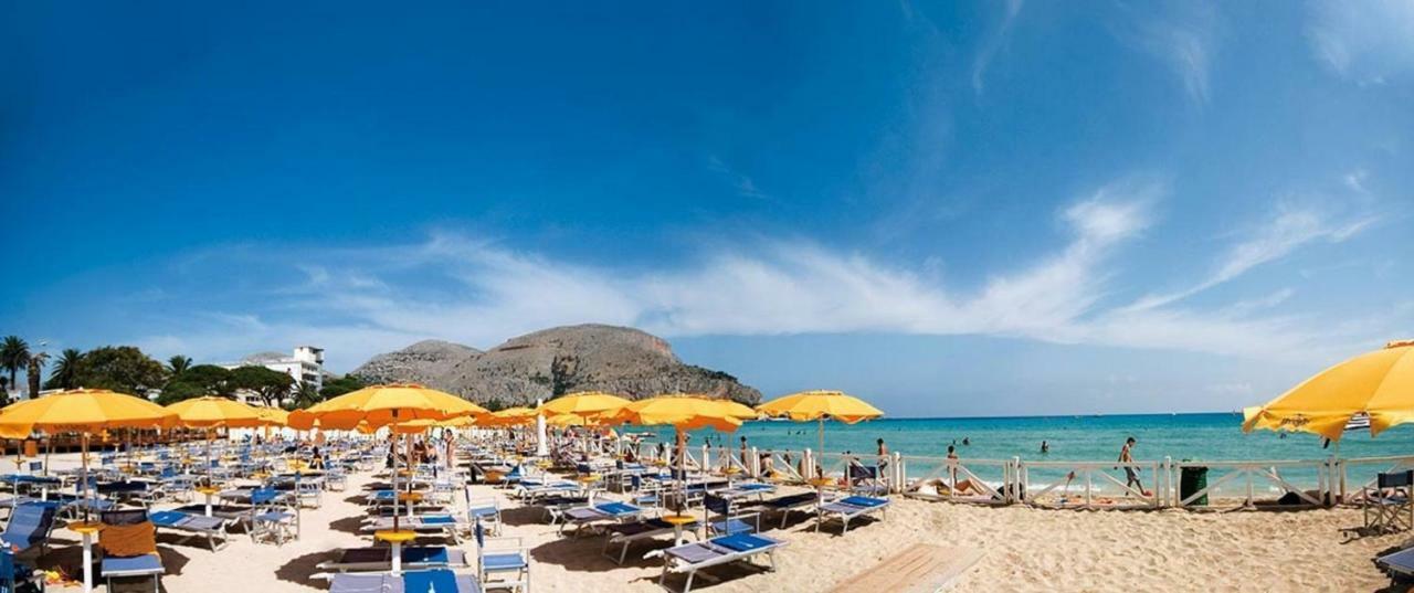 Casa Vacanza Peppino! ปาแลร์โม ภายนอก รูปภาพ