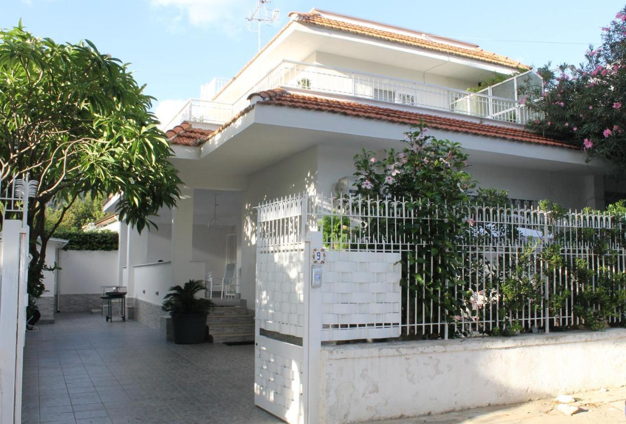 Casa Vacanza Peppino! ปาแลร์โม ภายนอก รูปภาพ